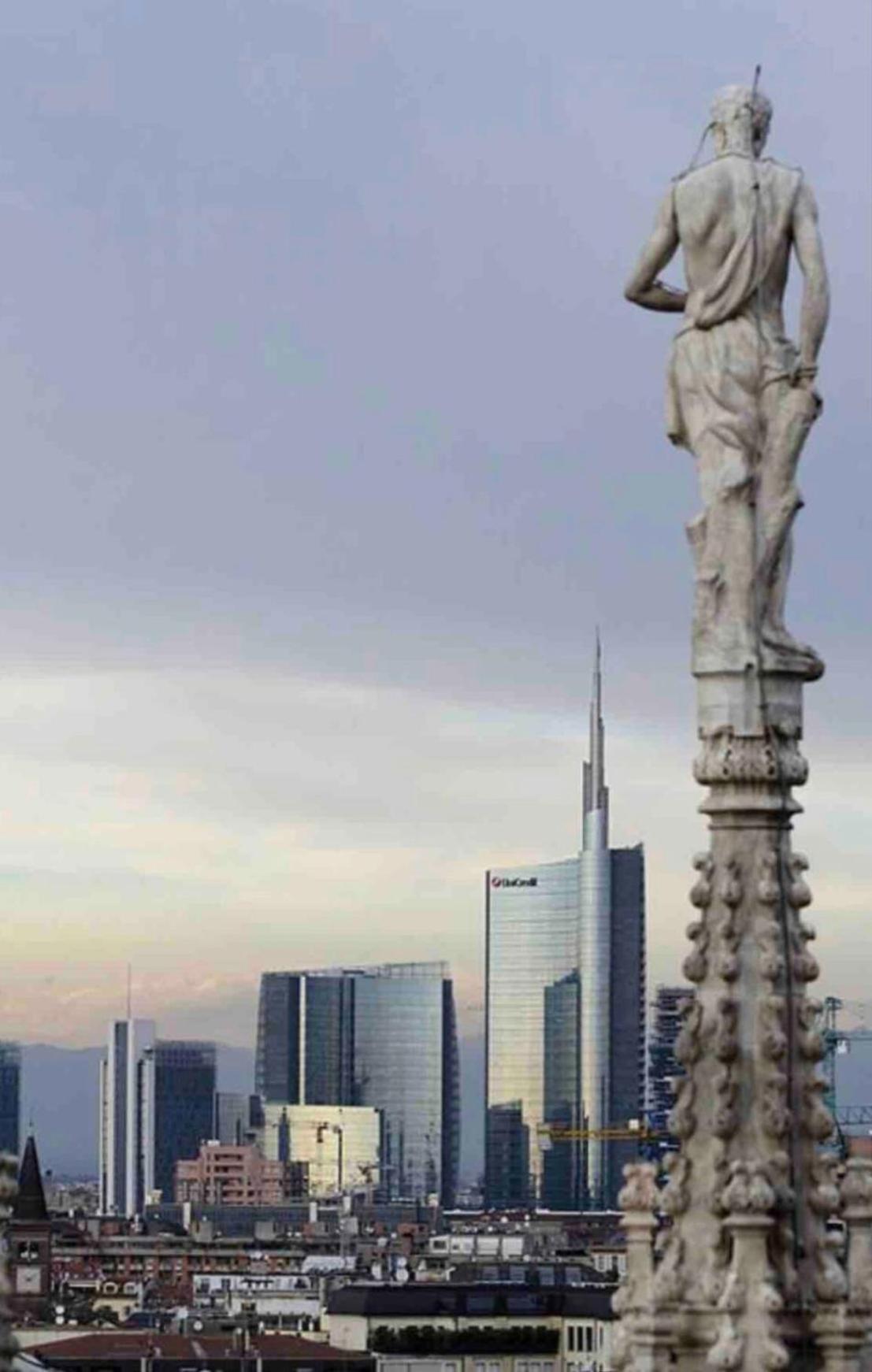 Milano Viale Monza 90 *